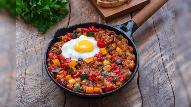 Video thumbnail for Pisto Recipe