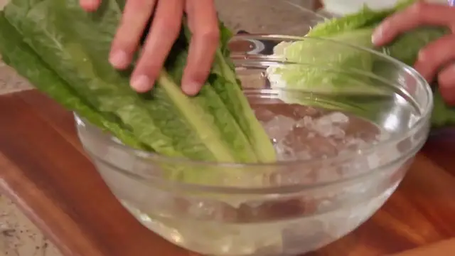 Video thumbnail for 
				 How to Keep Your Lettuce Fresh