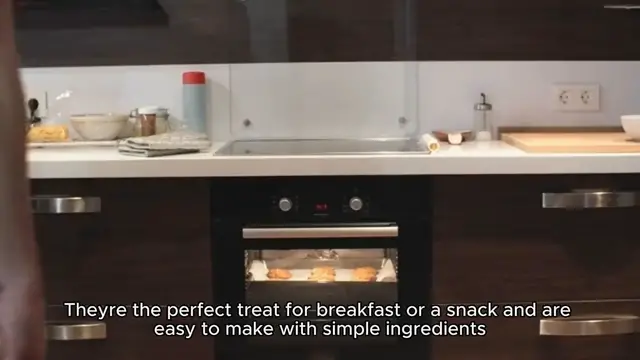 Video thumbnail for pumpkin muffins recipe