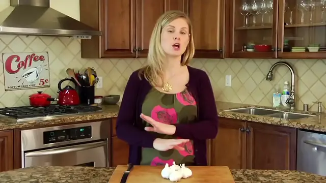 'Video thumbnail for HOW TO ROAST GARLIC roasted garlic recipe(720P HD)'