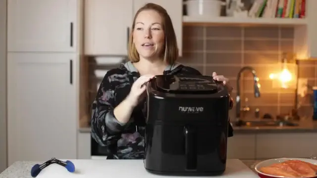 Video thumbnail for Nuwave Brio 6 Quart Air Fryer Review(720P HD)