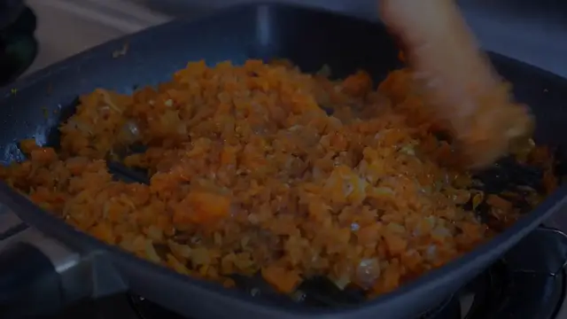 Video thumbnail for Sweet & Savory Honey Glazed Carrots Recipe