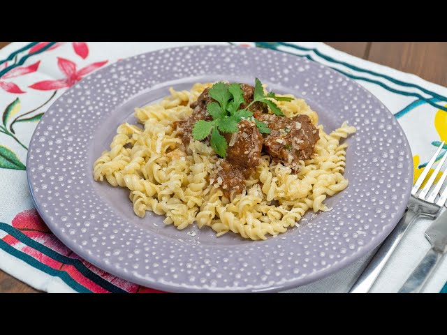 Video thumbnail for Ragu de Carne com Macarrão Simples e Saborosa