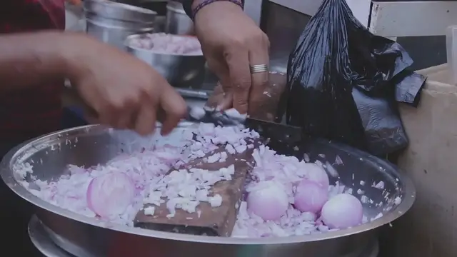 Video thumbnail for Falafel with Tahini Sauce Recipe