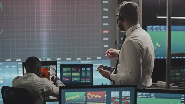 Video thumbnail for Stock market news today: Nasdaq futures sink 4%, Dow futures cascade down as global sell-off intensifies