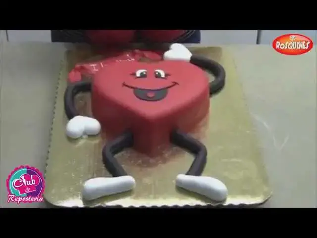 Video thumbnail for Heart Cake for Valentine's Day