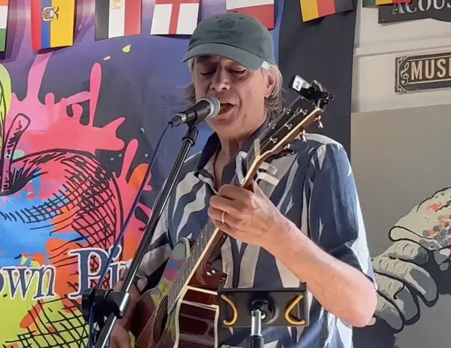Video thumbnail for ANDY SOLO AT NEWTOWN PIPPIN 13.6.26