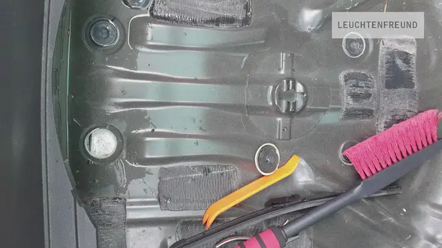 'Video thumbnail for Seat Leon: Zwangsentlüftung Tauschen - So Vermeidest Du Wasserschäden im Kofferraum'
