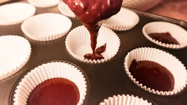 'Video thumbnail for Pouring Cupcake Batter'