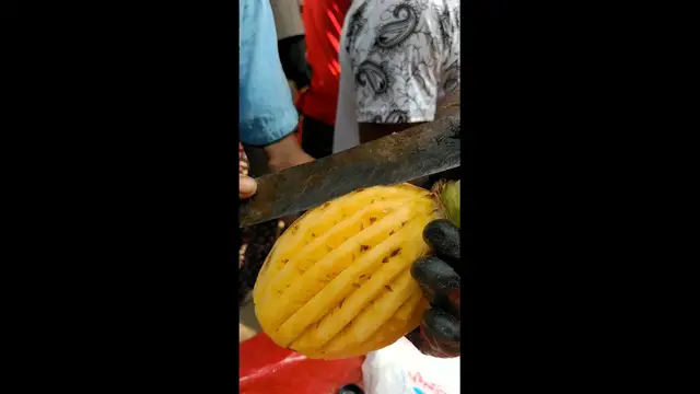 'Video thumbnail for Amazing Fruit Cutting Skill: Street Food'