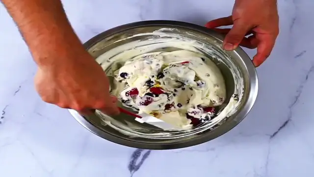 Video thumbnail for Keto Mixed Berry Mousse Recipe(720P 60FPS)