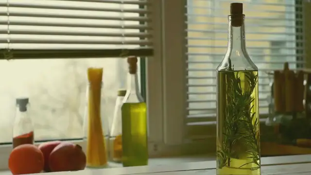 Video thumbnail for Caprese Salad with Tomatoes and Mozzarella