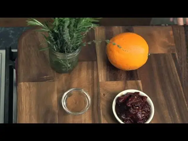 Video thumbnail for Basic Homemade Cranberry Sauce