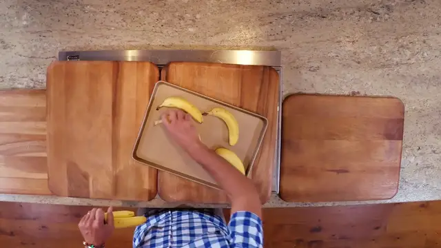 Video thumbnail for 
				 How to Get a Banana to Ripen