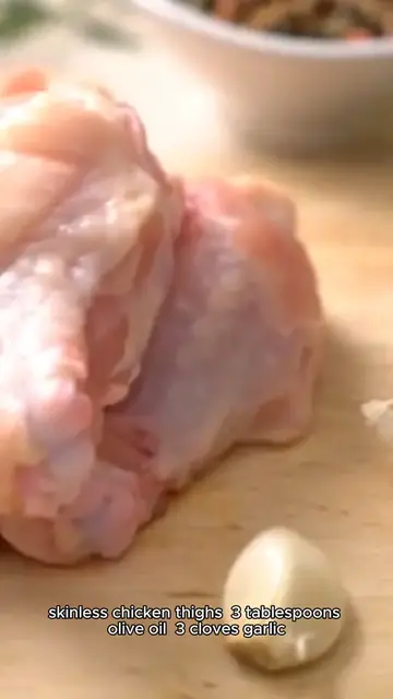 Video thumbnail for boneless chicken thigh recipe