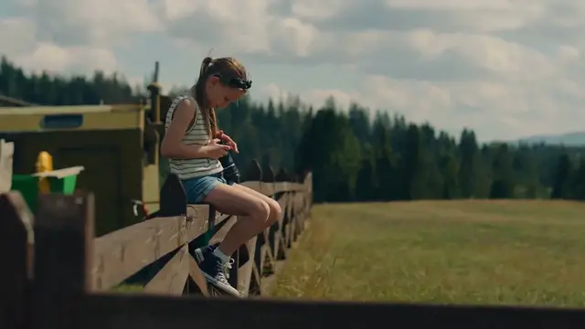 Video thumbnail for Canon 85mm f/1.4L IS vs Sigma 85mm f/1.4 ART – A Detailed Comparison