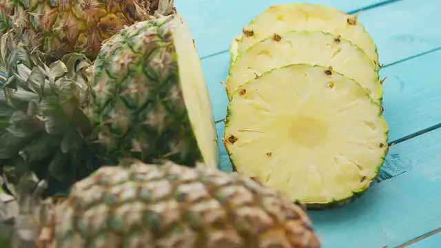 Video thumbnail for Beef and Pineapple Stir-Fry with Cashews