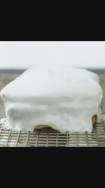 Video thumbnail for Sunny-Side Up Cake