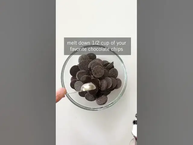 Video thumbnail for 🍓Strawberry Yogurt Popsicles Dipped in Chocolate🍫 1280p 30fps