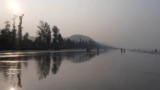'Video thumbnail for Dapoli beach evening scene'