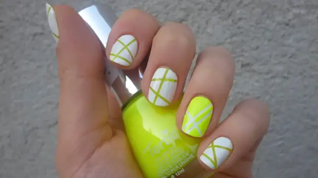 Video thumbnail for Easy Nail Art Tutorial Striping Tape Fluo