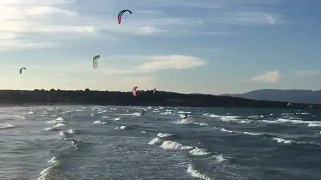 'Video thumbnail for Pirlanta Beach Kitesurfers'