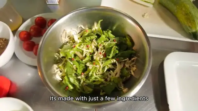 Video thumbnail for sauteed spinach recipe