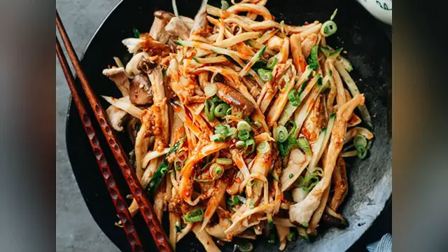 Video thumbnail for king oyster mushroom recipe