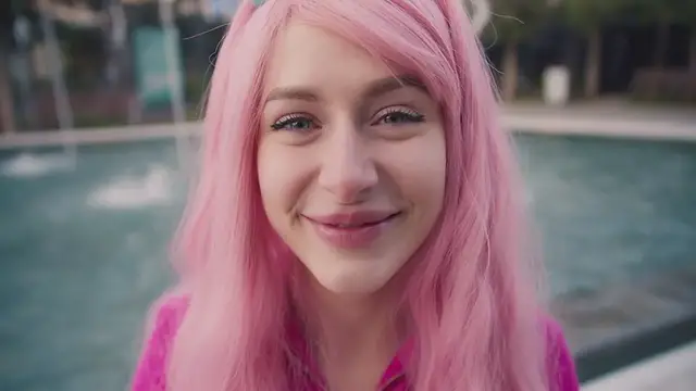 Video thumbnail for Hunter King: The Star Who Shines Brighter Than Your Phone Screen at Night