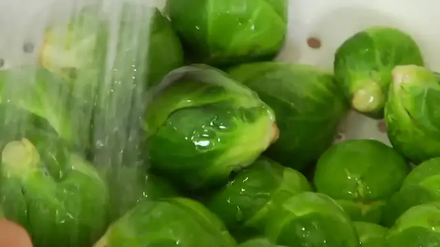 'Video thumbnail for How To Roast Brussels Sprouts Clean Eating Recipe(720P HD)'