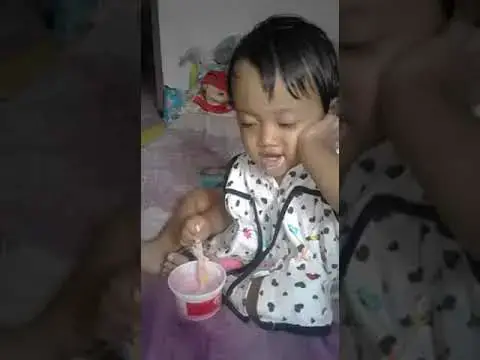 Video thumbnail for Nurida ekatri seprtiana Makan es krim