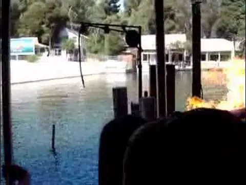 Video thumbnail for Universal Studios Hollywood: Jaws attraction on studio tour