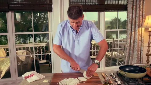 Video thumbnail for 
				 How to Caramelize an Onion