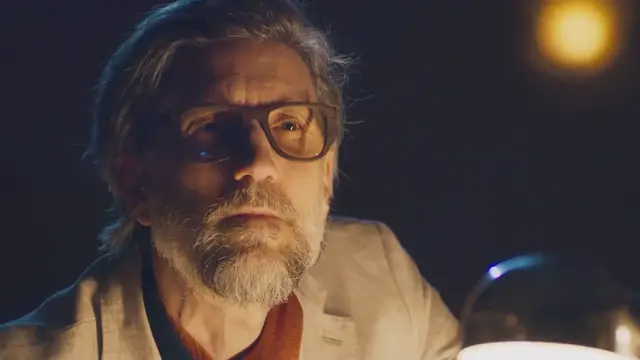 Video thumbnail for "Josh Hartnett Talks About His Secret Cameo on 'The Bear' Season 3 and Chicago's Protective Vibe"