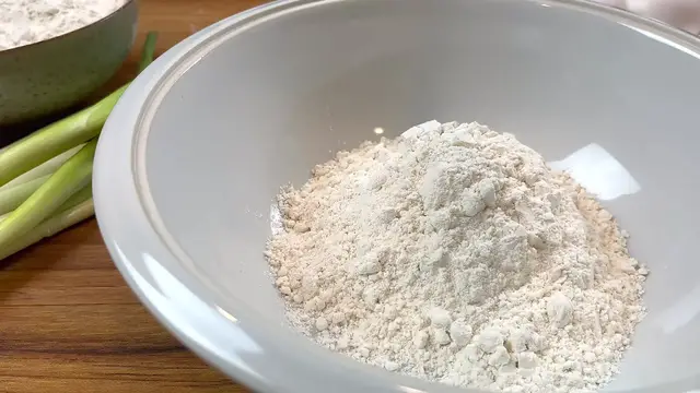 'Video thumbnail for Taiwanese Egg Pancake _ Easy Omelette Breakfast recipe_ No Kneading No Yeast_ 3 Minutes Liquid Dough(720P_HD)'