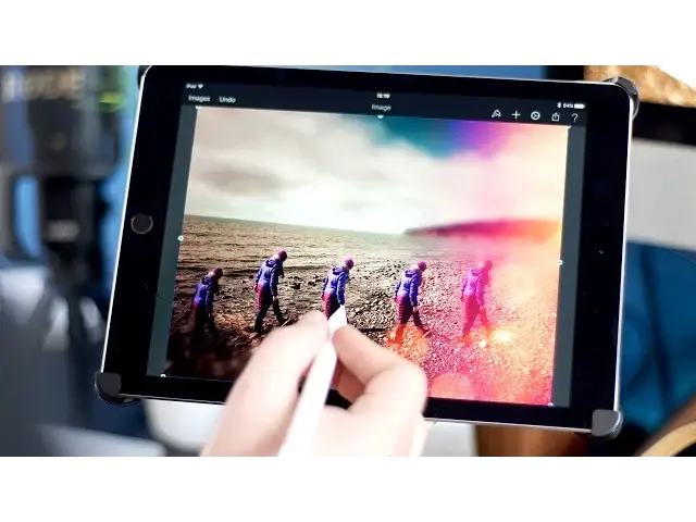 'Video thumbnail for Clone objects or people on your iPad using Pixelmator'