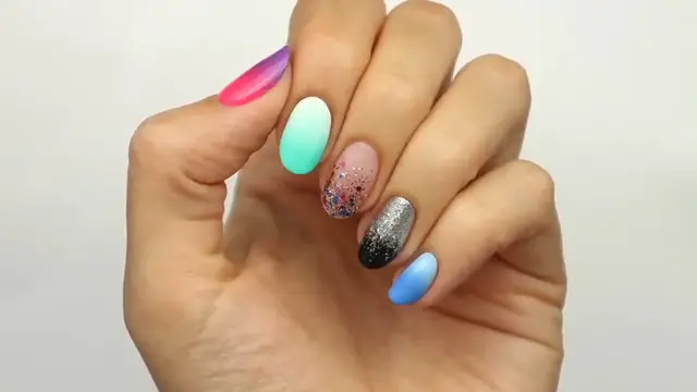 Video thumbnail for 5 Ways To Get Ombre _ Gradient Nails!