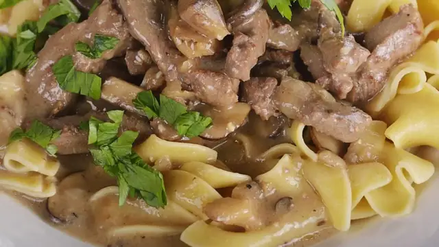Video thumbnail for beef stroganoff recipe