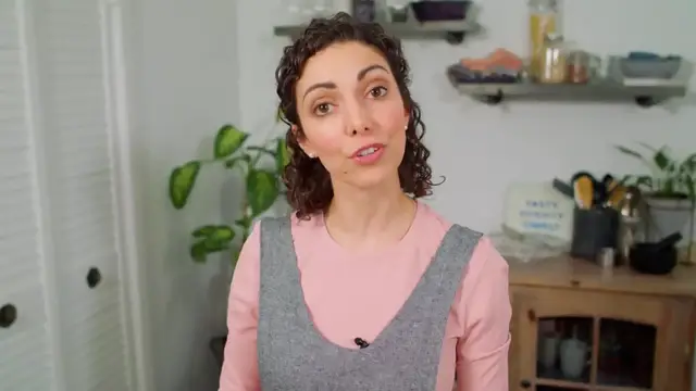 'Video thumbnail for Simple Vegan Carrot Cake NO ONE Will Know Is Vegan_(720P_HD)'