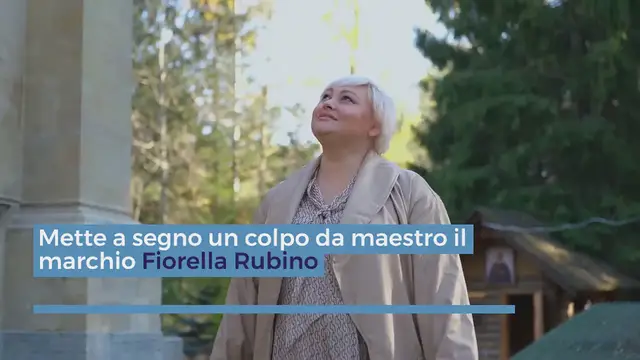 Video thumbnail for Candice Huffine, la curvy del calendario Pirelli, nuova testimonial di Fiorella Rubino
