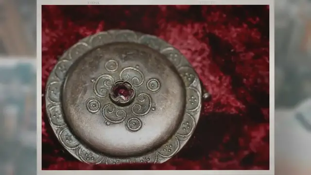 Video thumbnail for What Is the Difference Between a Ruby and a Garnet?