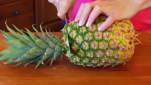 'Video thumbnail for HOW TO CUT A PINEAPPLE Clean Delicious(720P HD)'
