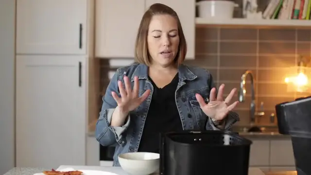 Video thumbnail for How to Clean Your Air Fryer(720P HD)