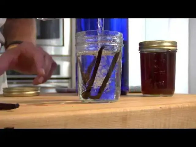Video thumbnail for Jamie Deen's How-To: Homemade Vanilla Extract