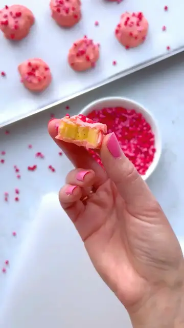 Video thumbnail for Valentines Banana Bites