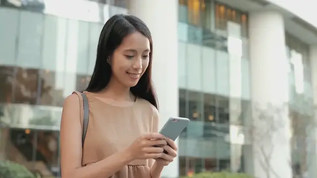 Video thumbnail for Maximizing Reach with Facebook Ad Targeting