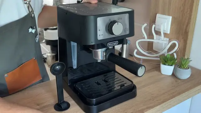 Video thumbnail for DeLonghi Stilosa Review  Pros  Cons   How to Use(720P HD)