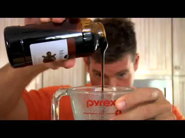 Video thumbnail for Jamie Deen's How-To: Keeping Your Liquid Measure Clean