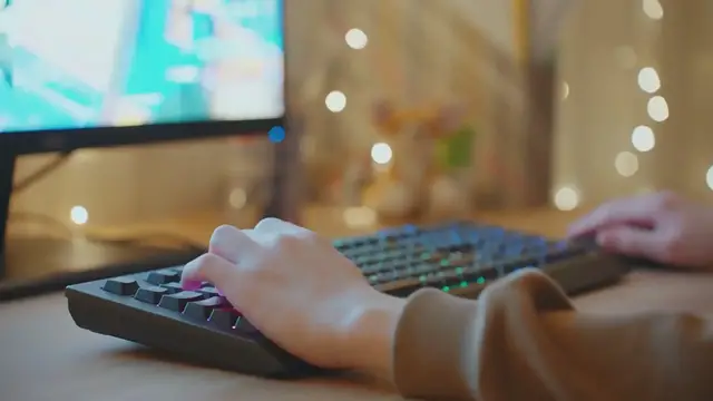 Video thumbnail for Best Deadlock keyboard & mouse settings: Finding your sensitivity and keybinds