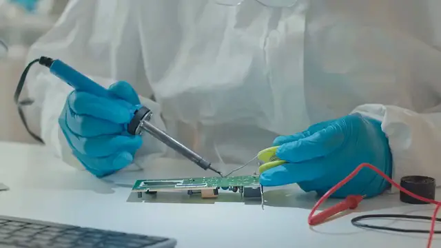 Video thumbnail for How to Use the DHT11 Temperature Sensor with Arduino: Displaying Temperature & Humidity on the Serial Monitor